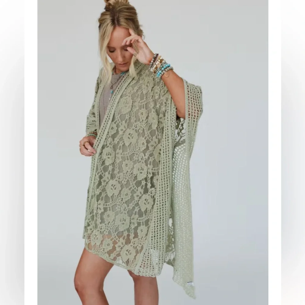 BREEZY FLORAL LACE KIMONO - Picture 7 of 12